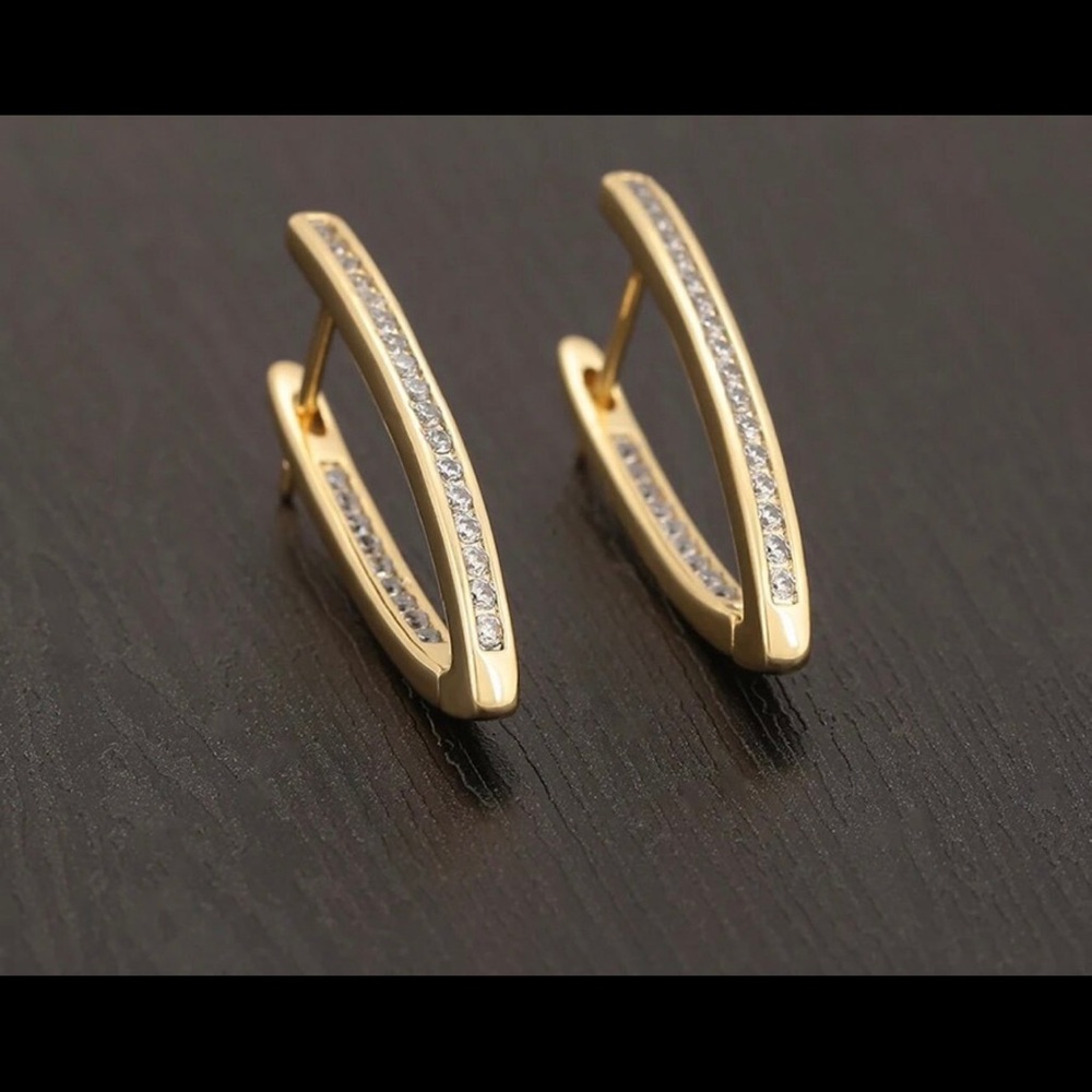 14kt Rosegold plated inside out  clip earrings with swarovski elements